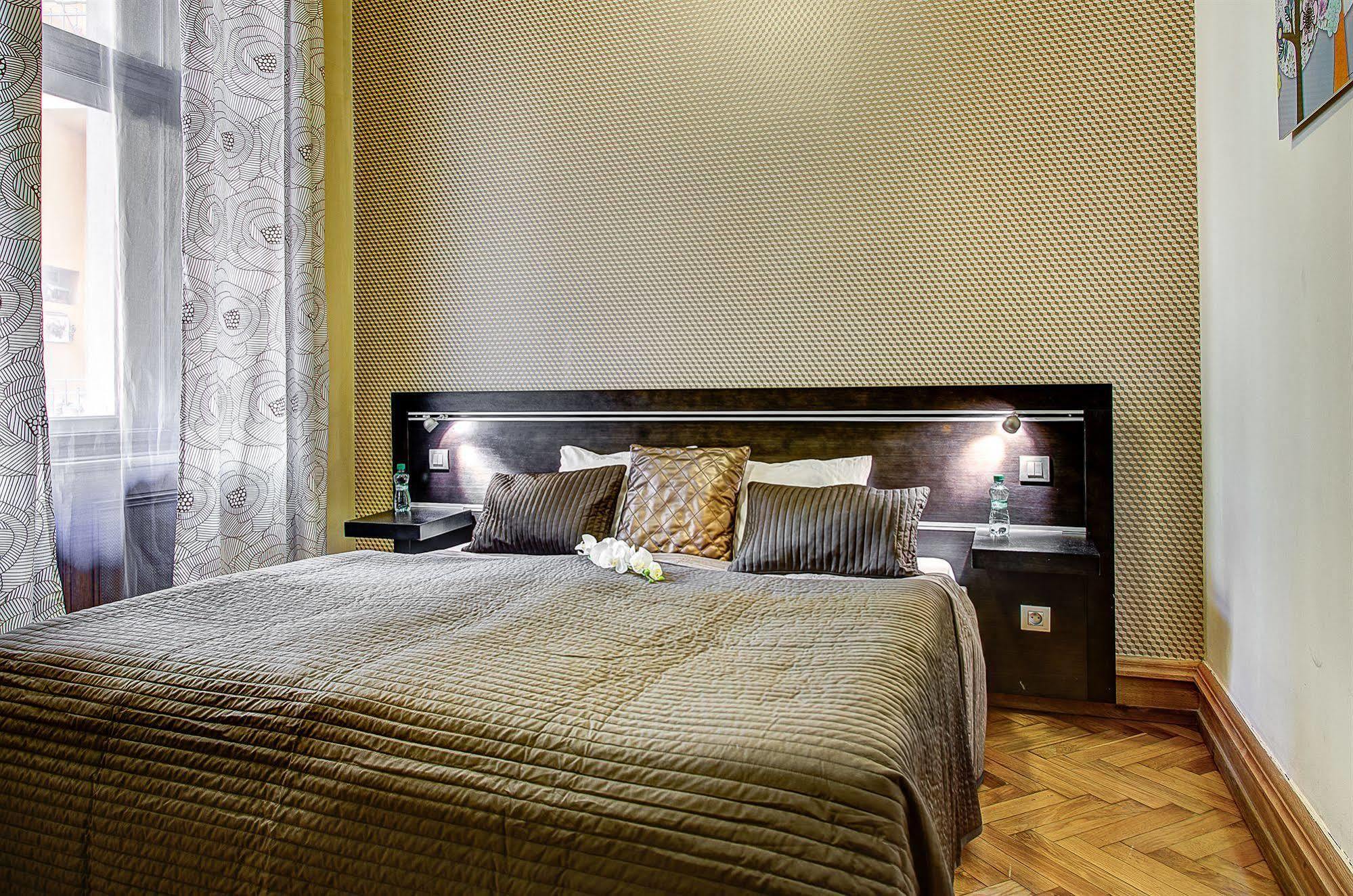 Art House Apartments By Adrez Praga Exterior foto